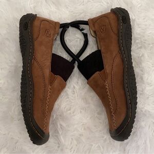 Keen brown leather slip on moccasins shoe